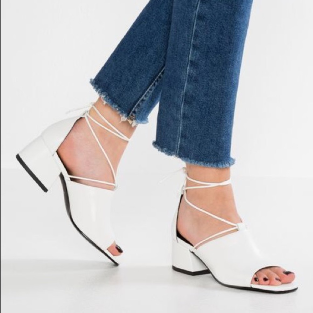 Vagabond Sadie Tie Sandal